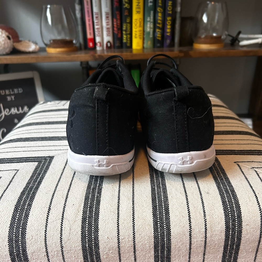 Men’s Under Armour shoes - Picture 4 of 7